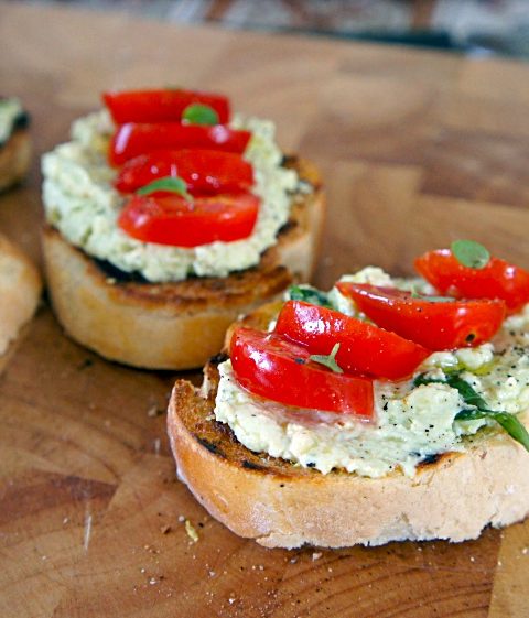 Receita-de-Bruschetta-de-Ricota-e-Tomate-Cereja-480x561